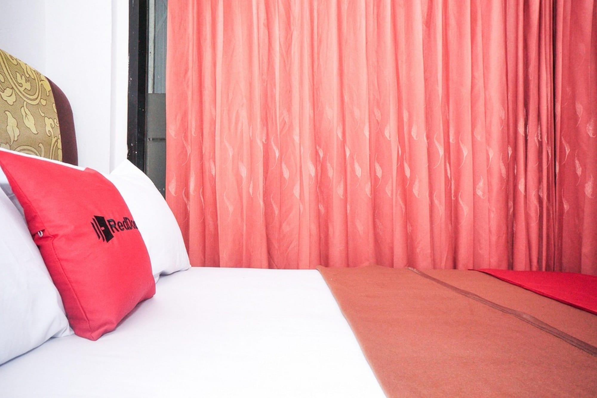 RedDoorz near Palembang Square Mall 2 Bagian luar foto